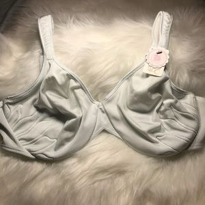 💐Wacoal Design 40C Unlined Underwire Support